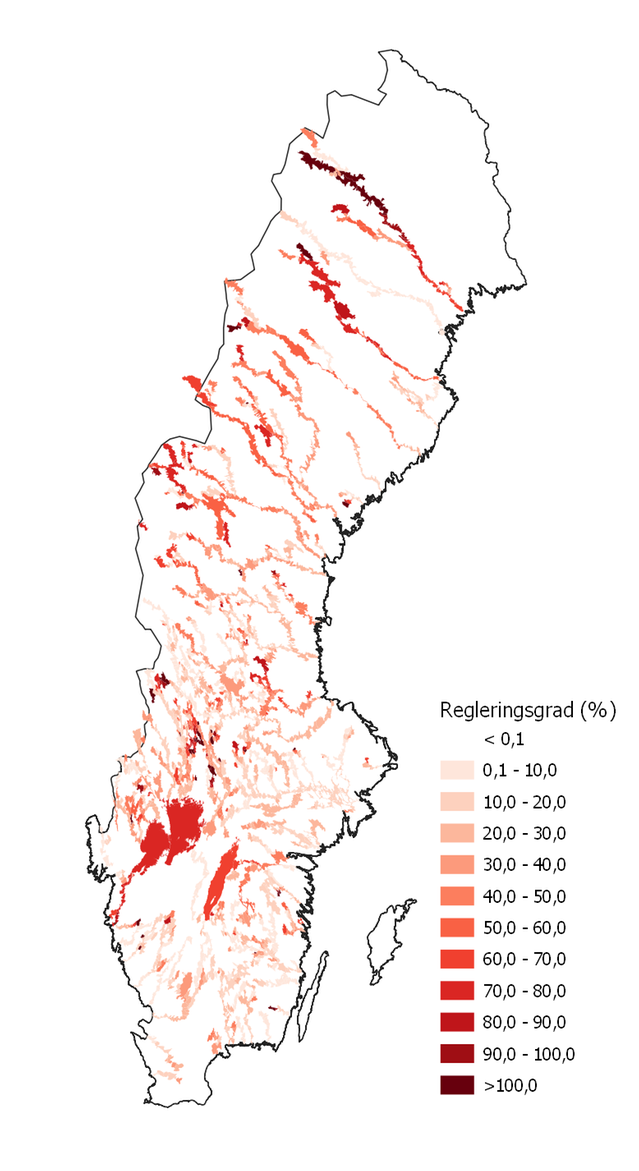 Kartan visar de delavrinningsområden som är regleringspåverkade i S-HYPE2016d, dvs. som har en regleringsgrad > 0%. Kraftigt röda områden har högst regleringsgrad medan ofärgade områden saknar regleringsgrad.