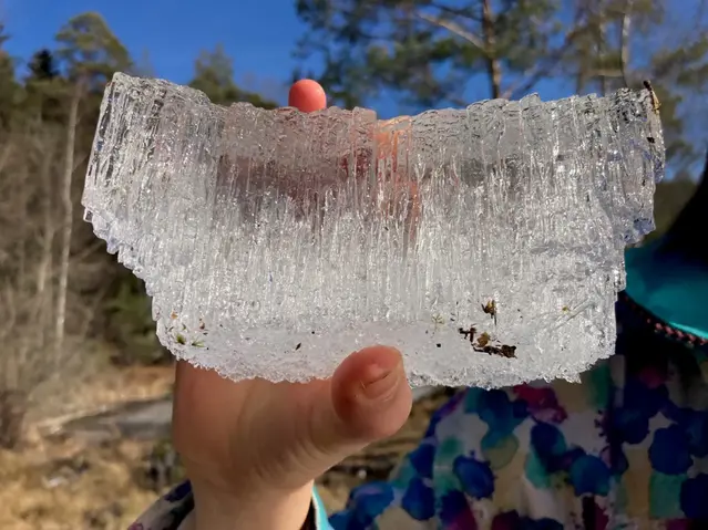 Is på sjö sol snö