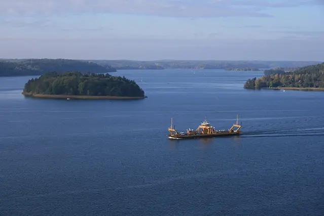 Färja över Mälaren